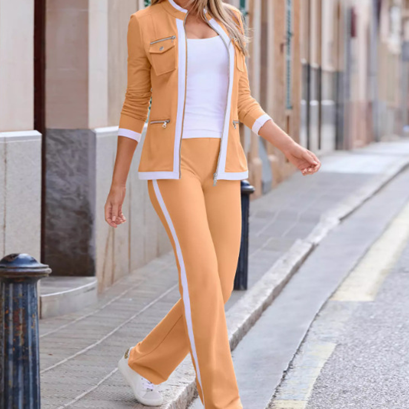 Conjunto de chaqueta y pantalón en amarillo